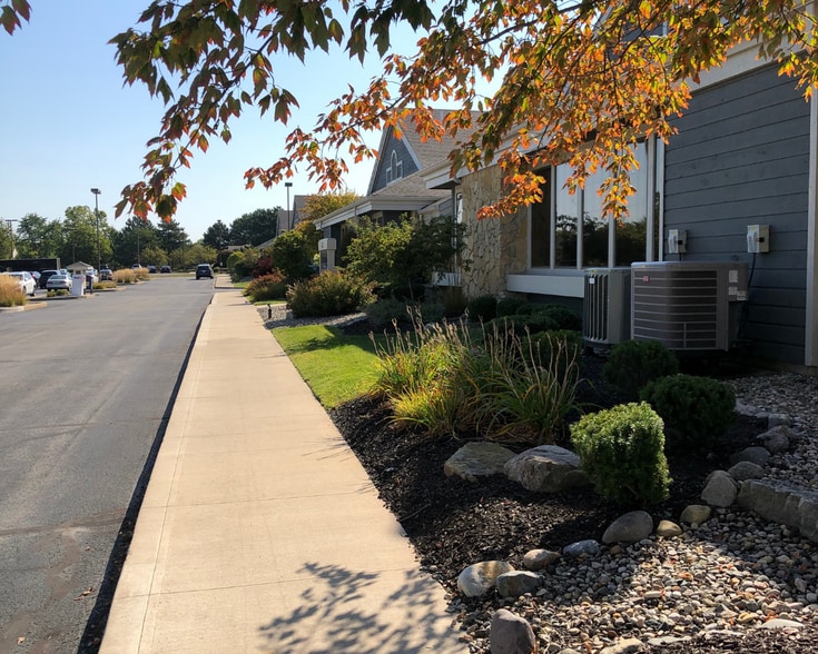 More Photos Of 415 E Cook Rd, Fort Wayne Office For Lease