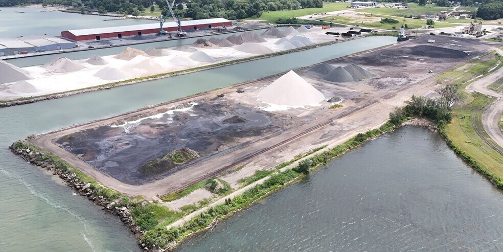 More Photos Of 1149 E 5th St, Ashtabula Land For Lease