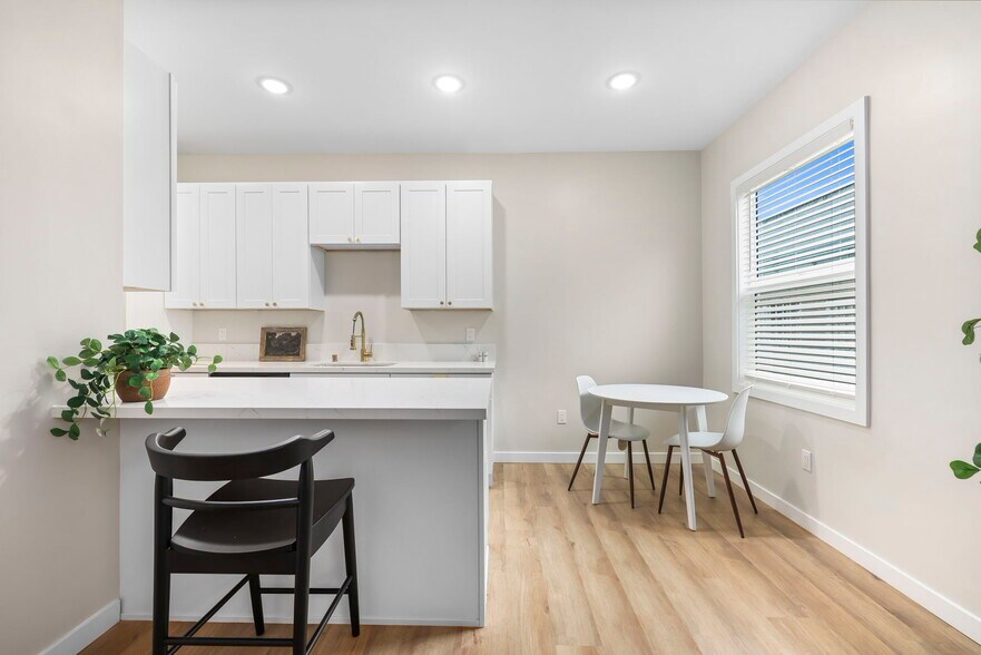 More Photos Of 1827 E 4th St, Long Beach Apartments For Sale