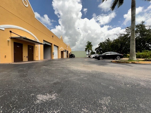 More Photos Of 238 NW 9 #2 ave, Homestead Light Manufacturing For Lease