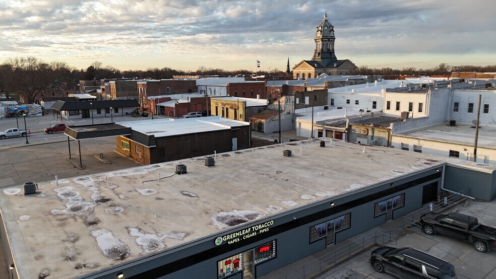 More Photos Of 115 E Washington, Winterset Office For Sale