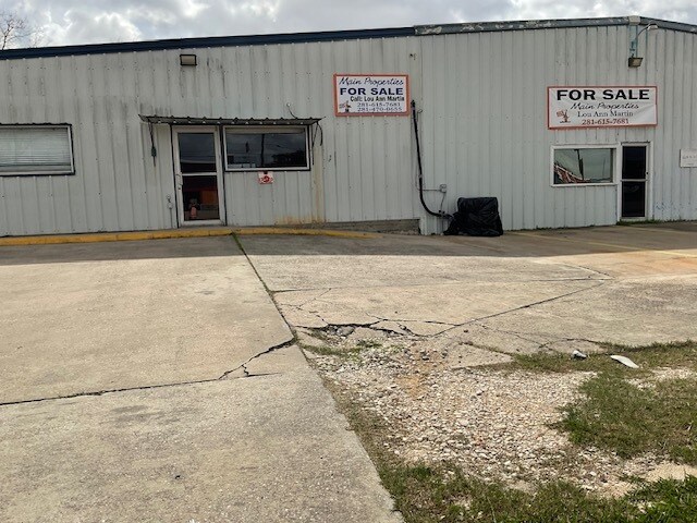 More Photos Of 1517 W Main St, La Porte Auto Repair For Sale