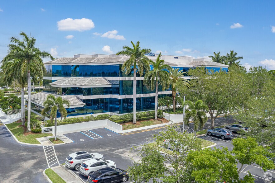 More Photos Of 7284 W Palmetto Park Rd, Boca Raton Coworking Space