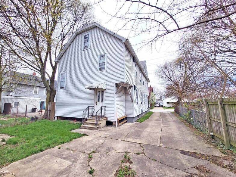 More Photos Of 2930 Cherry St, Erie Apartments For Sale