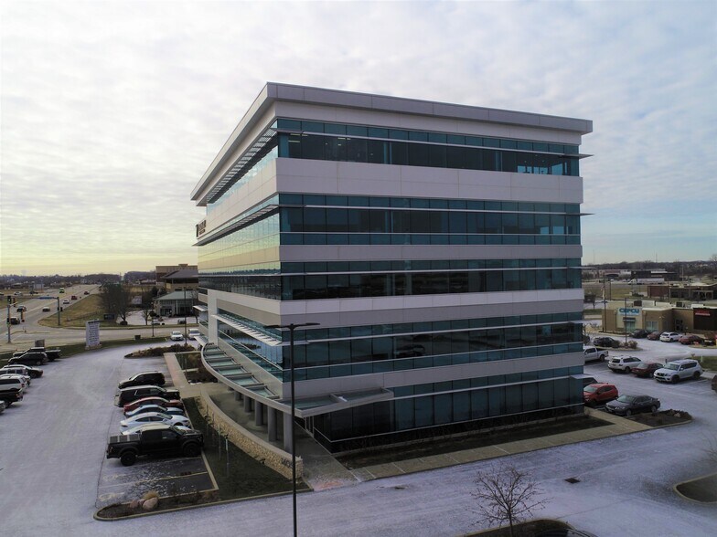 More Photos Of 1405 N Green Mount Rd, O'Fallon Office For Lease