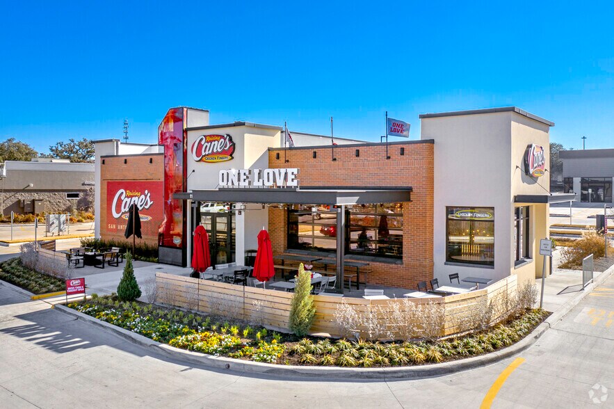 More Photos Of 11309-11323 Bandera Rd, San Antonio Unknown For Lease