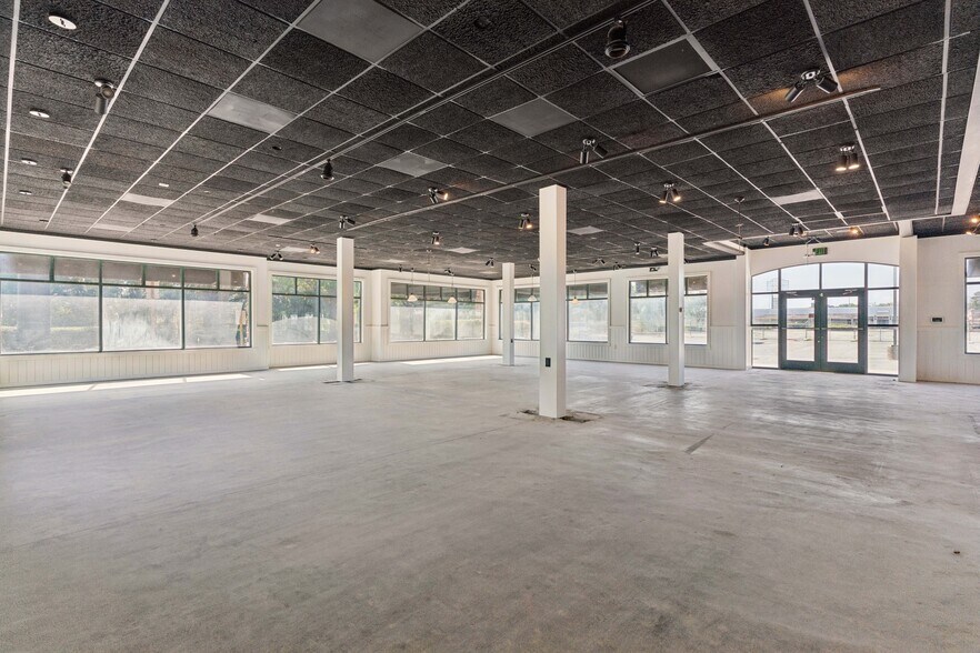 More Photos Of 1025 Magnolia Bluff Way SW, Darien Restaurant For Sale