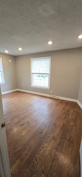 More Photos Of 4502 Fegenbush Ln, Louisville Specialty For Sale