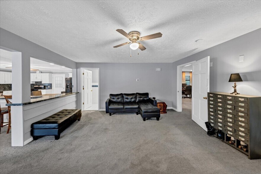 More Photos Of 6071 N Main St SE, Acworth Flex For Sale