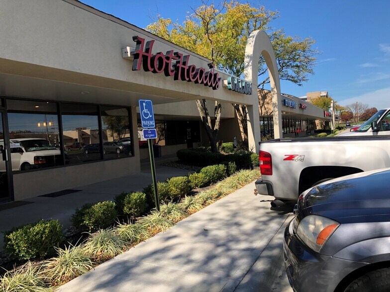 More Photos Of 1811-1861 S Ridgeview Rd, Olathe Unknown For Lease