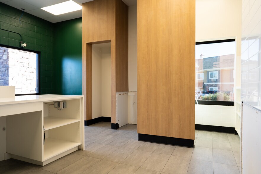 More Photos Of 2720 E Red Cliffs Dr, Saint George Unknown For Lease