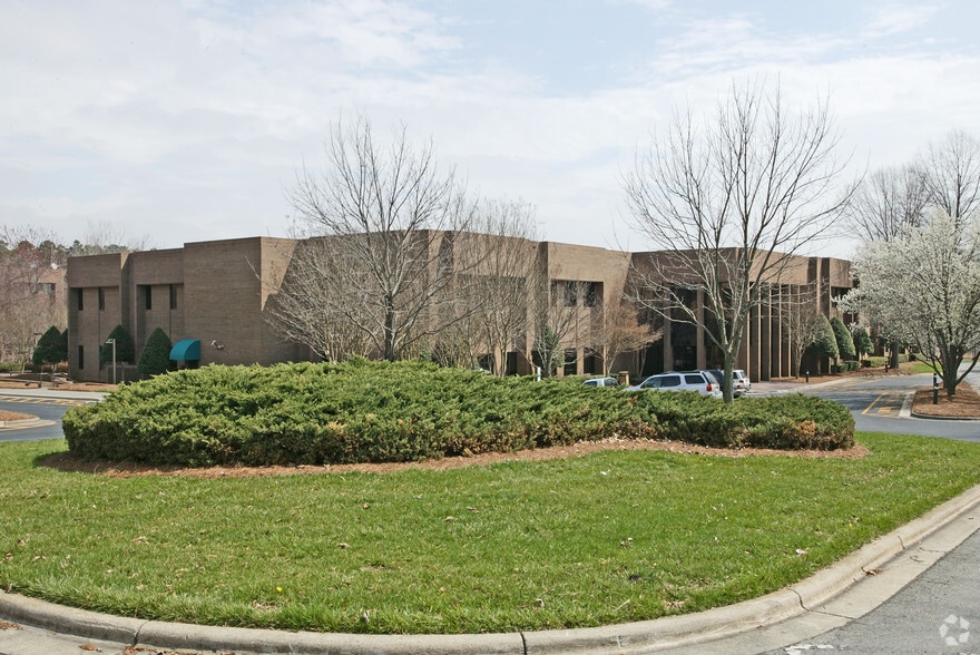 More Photos Of 470 W Hanes Mill Rd, Winston-Salem Office For Lease