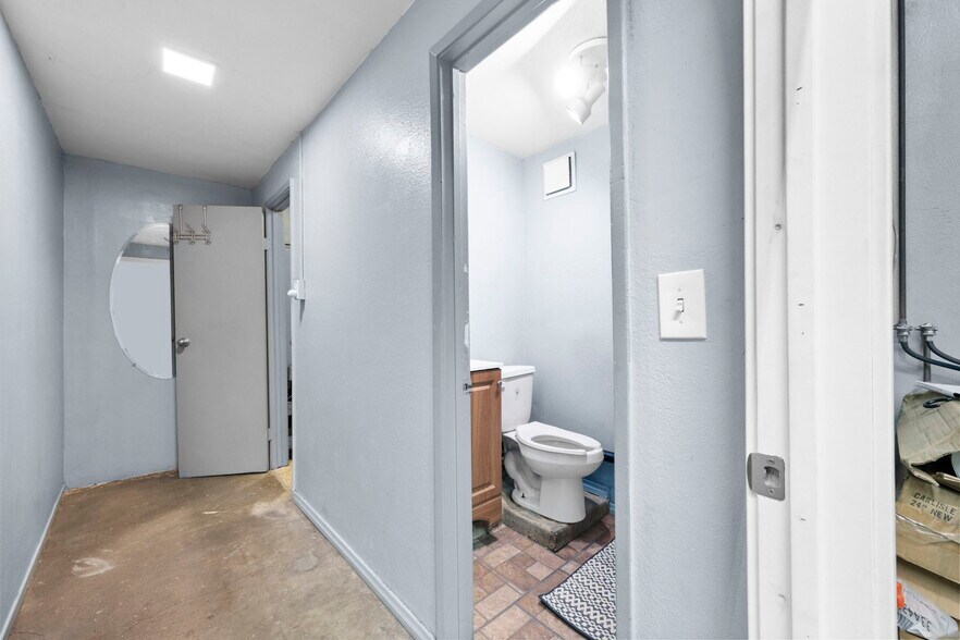 More Photos Of 1033-1047 W 3rd St, San Bernardino Warehouse For Sale