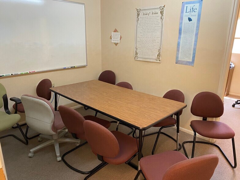 More Photos Of 1455-1463 W Center St, Orem Showroom For Lease