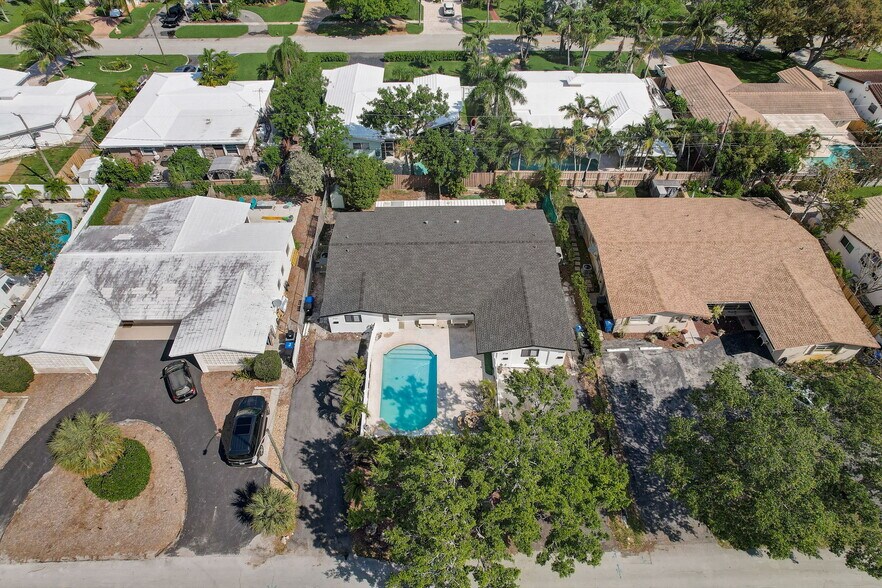 Primary Photo Of 2121 NE 51st Ct, Fort Lauderdale Apartments For Sale