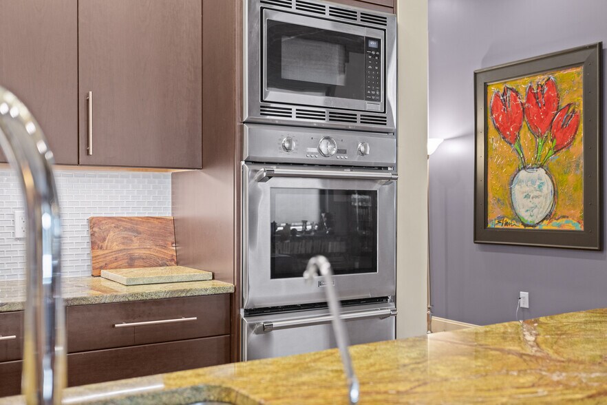 More Photos Of 302-308 1st St SW, Roanoke Storefront Retail Residential For Sale