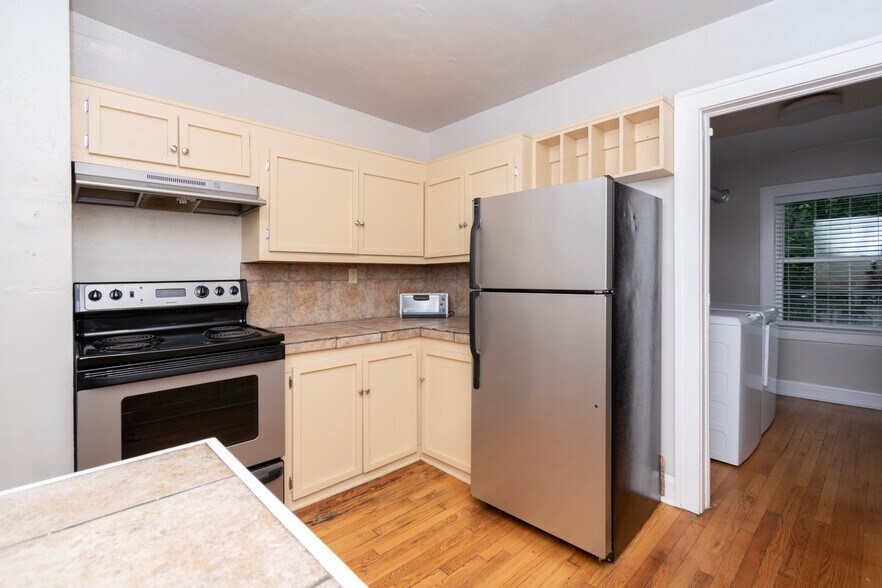 More Photos Of 5331 Charlotte St, Kansas City Apartments For Sale