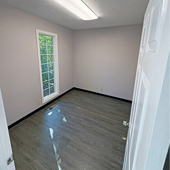 More Photos Of 6 Meadow Heights Professional Park, Collinsville Office For Sale