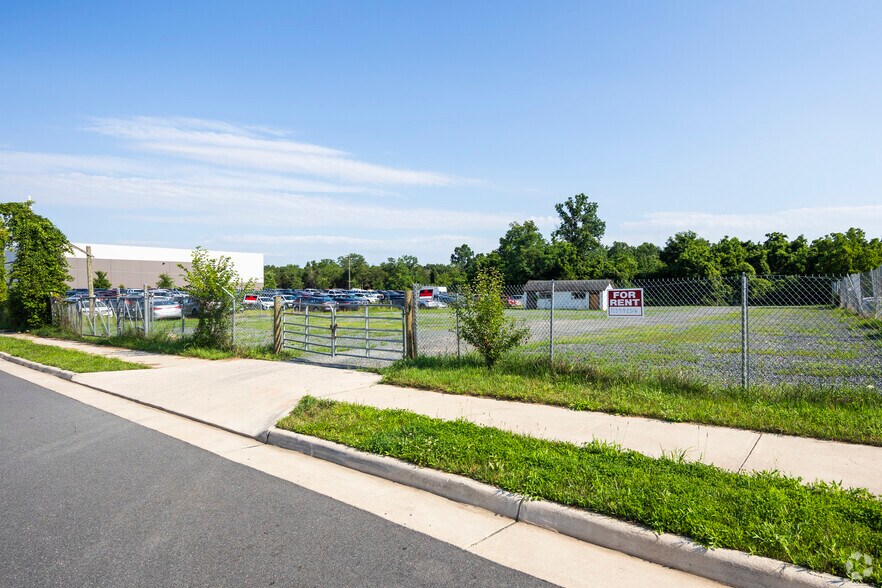 More Photos Of 14800 Thompson Rd, Chantilly Land For Sale