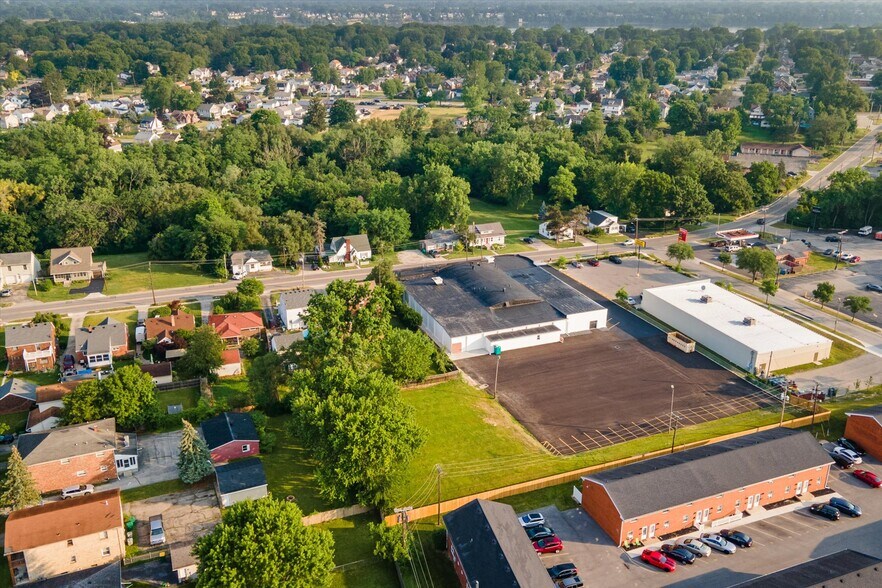 More Photos Of 969 Dixie Hwy, Rossford General Retail For Sale