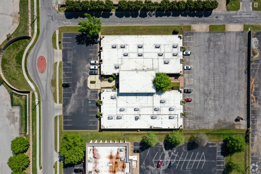 More Photos Of 5350 E 46th St, Tulsa Office For Lease