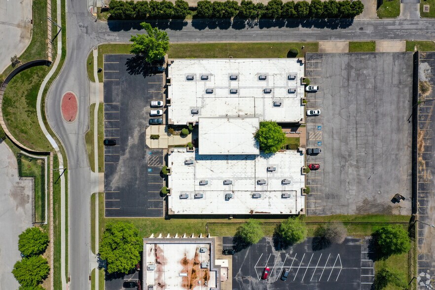 More Photos Of 5350 E 46th St, Tulsa Office For Lease
