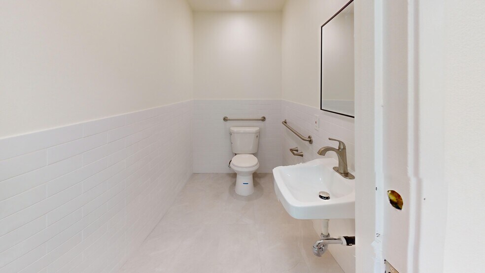 More Photos Of 1415 W Magnolia Blvd, Burbank Office Residential For Sale