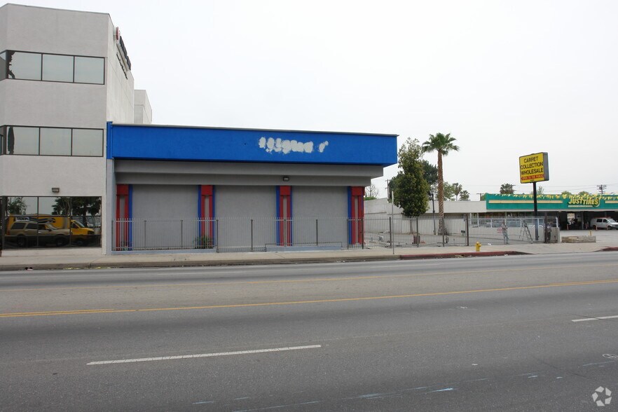 More Photos Of 8126 Van Nuys Blvd, Van Nuys Freestanding For Lease