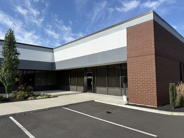 More Photos Of 10 Fairfield Blvd, Wallingford Office For Lease