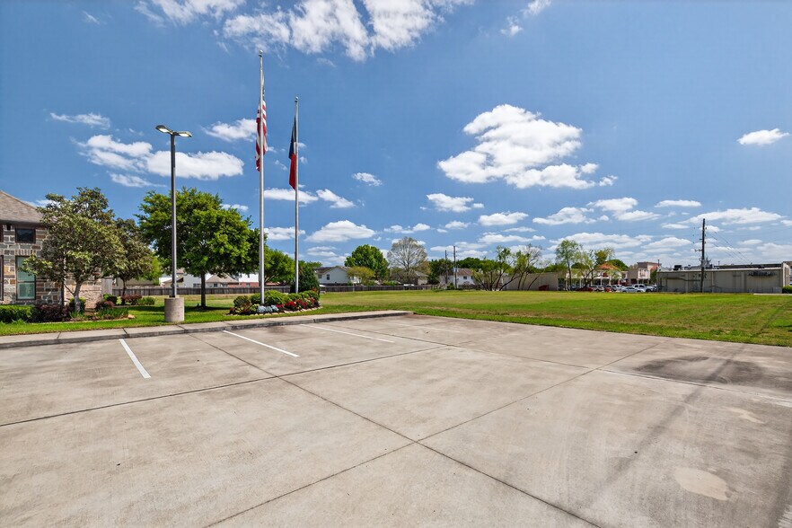 More Photos Of 32400 SH 249, Pinehurst Office For Lease