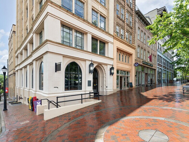 More Photos Of 22 S Pack Sq, Asheville Office For Lease
