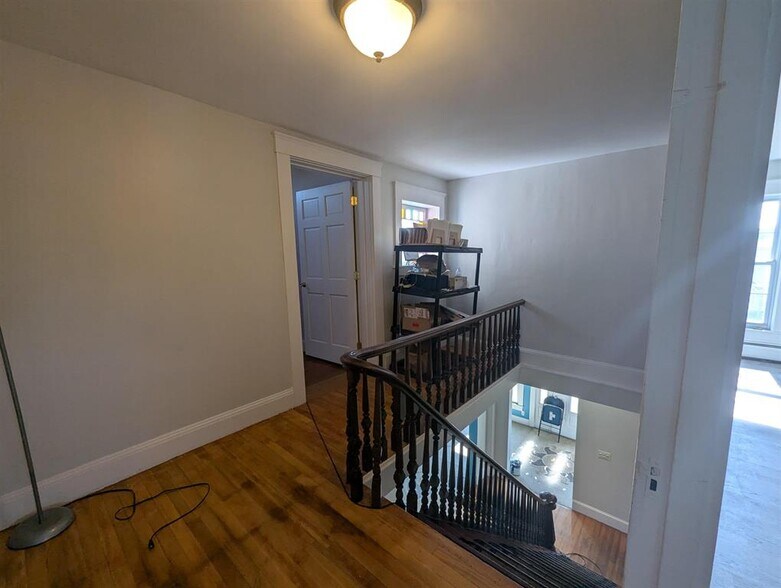 More Photos Of 198 Washington St, Claremont Office For Sale