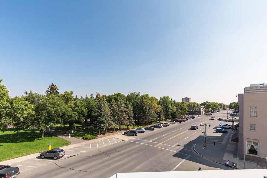 More Photos Of 122 5 St S, Lethbridge Apartments For Sale