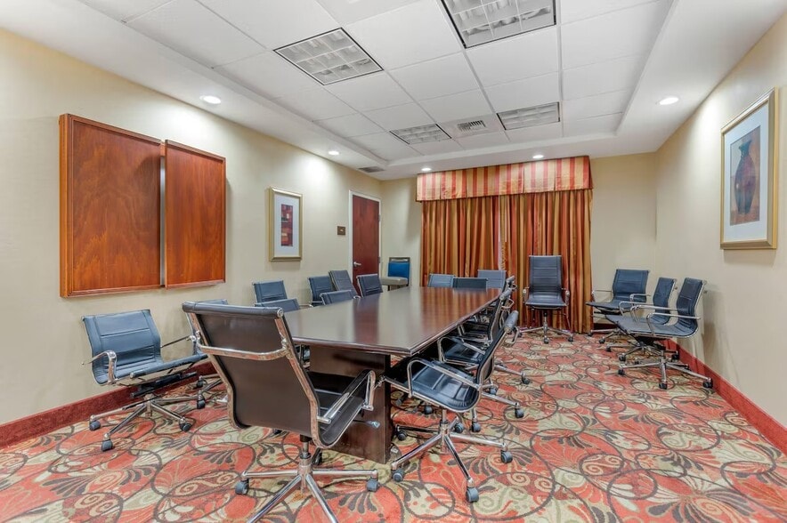 More Photos Of 700 W Donlon St, Blythe Hotel For Sale