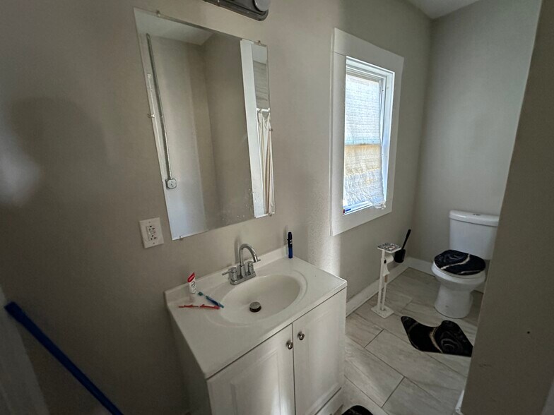 More Photos Of 11239 Superior Ave, Cleveland General Retail For Sale