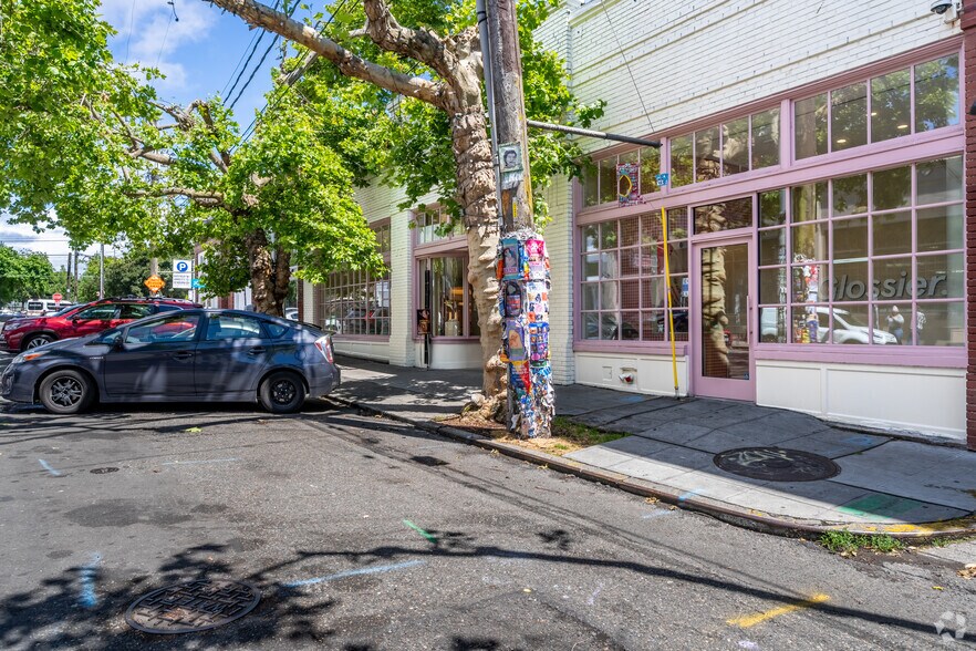 More Photos Of 1514 10th Ave, Seattle Storefront For Lease