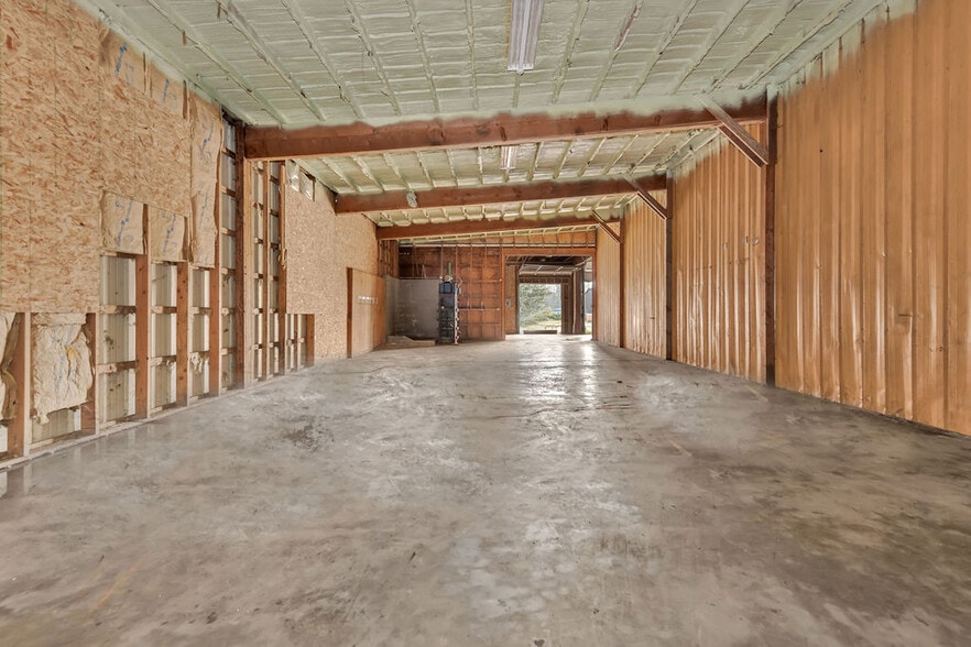 More Photos Of 1425 SE 9th St, Warrenton Warehouse For Sale