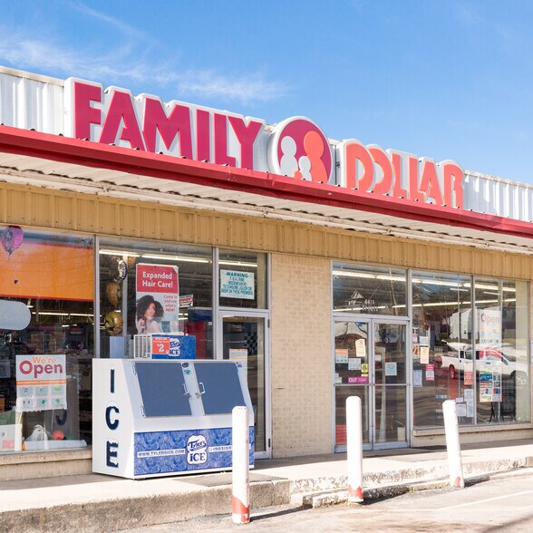 More Photos Of 601 W Upshur Ave, Gladewater Storefront For Sale