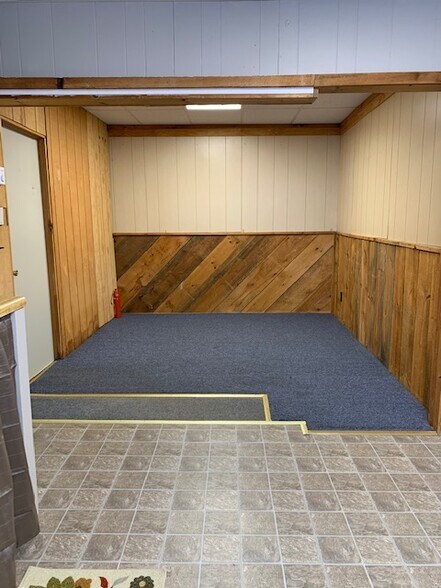 More Photos Of 1049 Tiogue Ave, Coventry Showroom For Lease