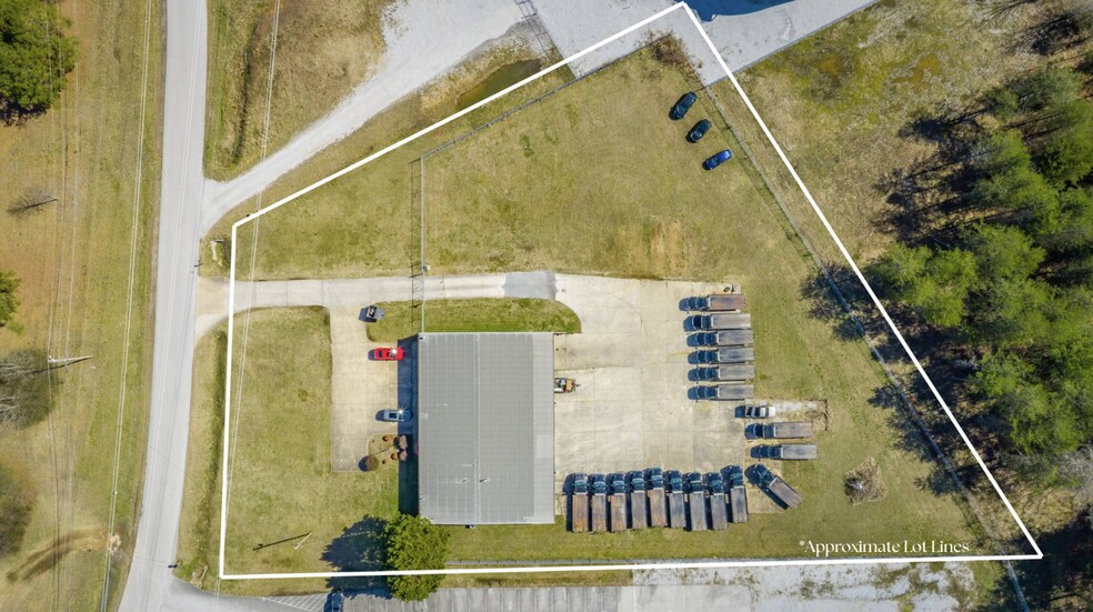 More Photos Of 218 Industrial Park Dr, Soddy Daisy Light Distribution For Sale