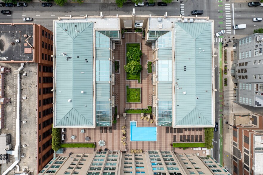 More Photos Of 33 W Ontario St, Chicago Apartments For Sale