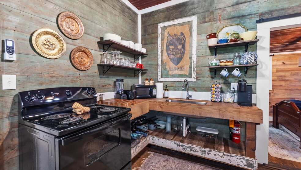 More Photos Of 1010 Conway St, Washington Specialty For Sale