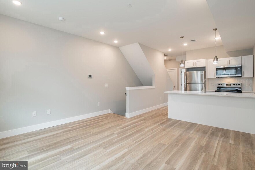 More Photos Of 2010 N 8th St, Philadelphia Apartments For Sale