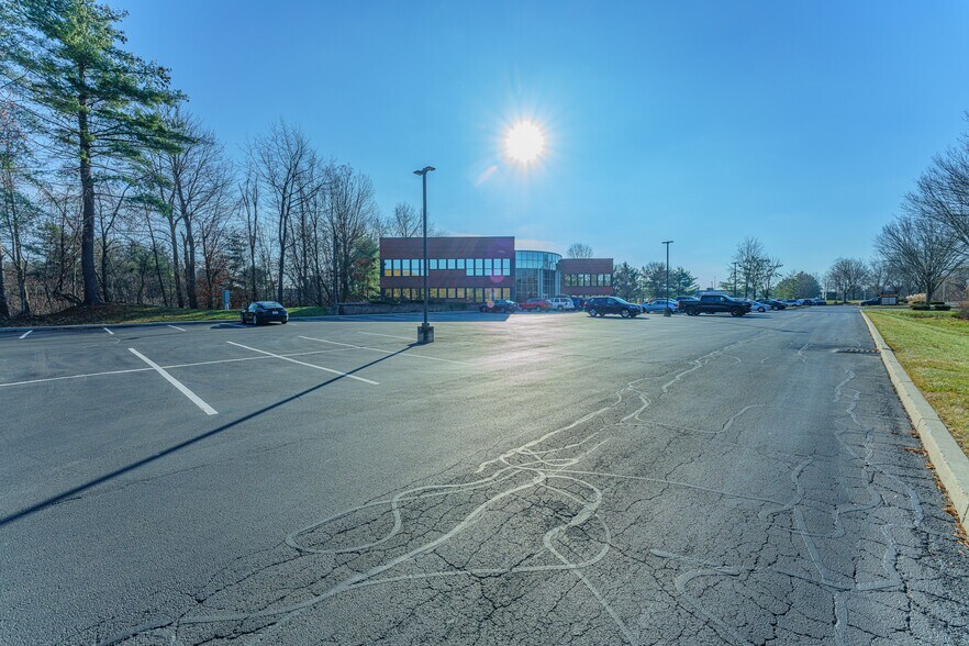 More Photos Of 10 Maxwell Dr, Clifton Park Medical For Lease