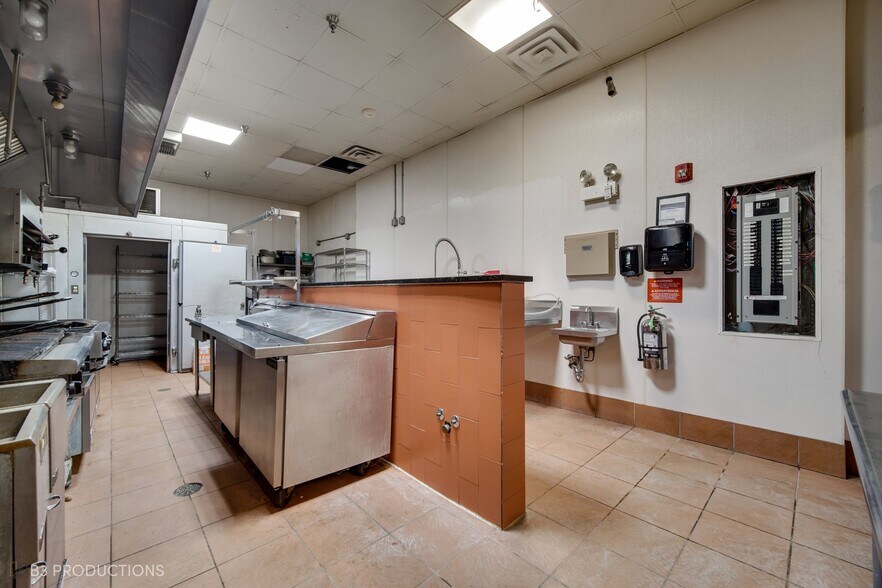 More Photos Of 12054 S Doty Ave, Chicago Warehouse For Sale
