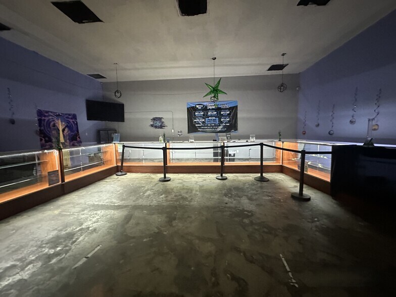 More Photos Of 1833 W Manchester Ave, Los Angeles Unknown For Lease