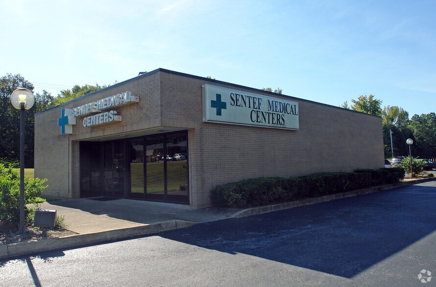 Primary Photo Of 6740 Lee Hwy, Chattanooga Medical For Sale