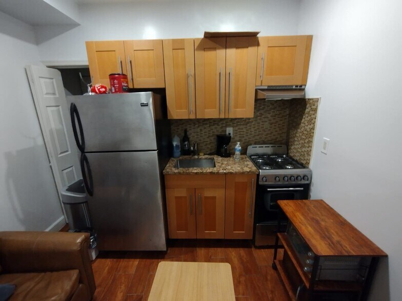 More Photos Of 4 S Strawberry St, Philadelphia Apartments For Sale