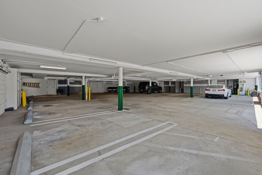 More Photos Of 10020 National Blvd, Los Angeles Medical For Sale