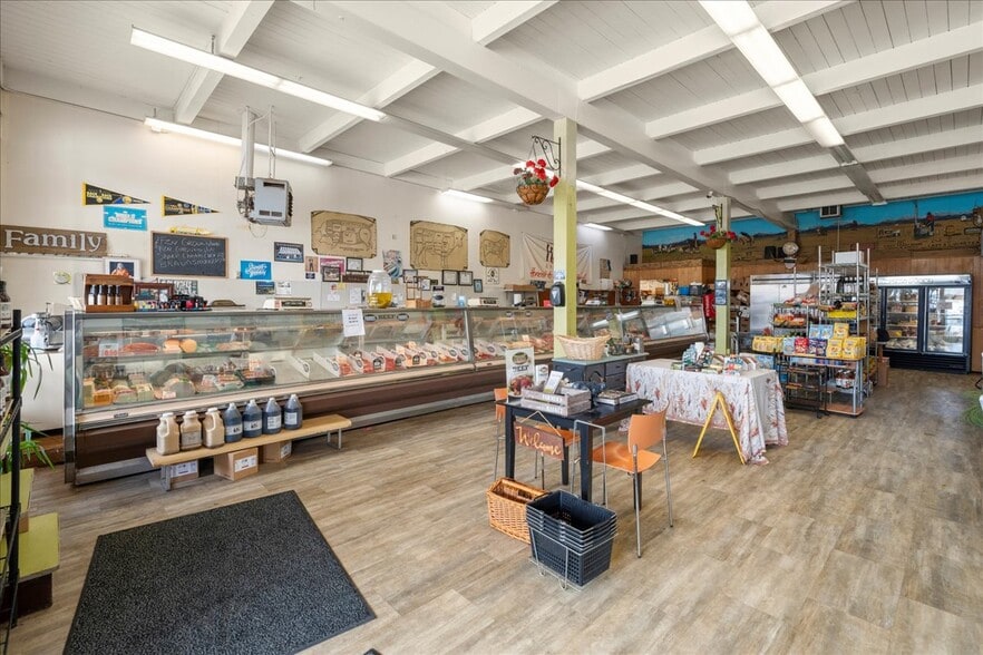More Photos Of 70 - 74 Manor Drive w, Pacifica Storefront For Sale